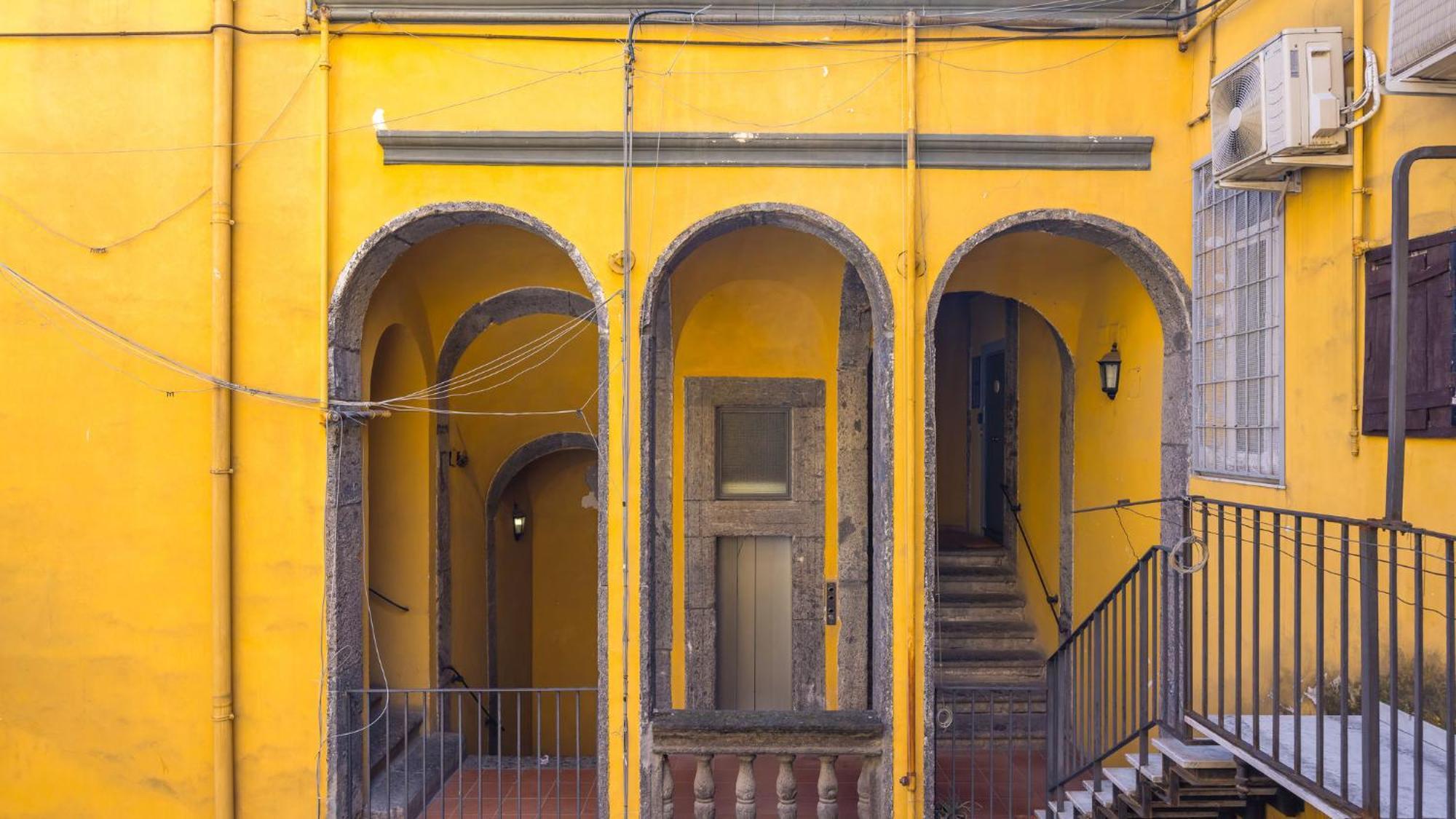 Palazzo Mormando - Modern Apartment نابولي المظهر الخارجي الصورة