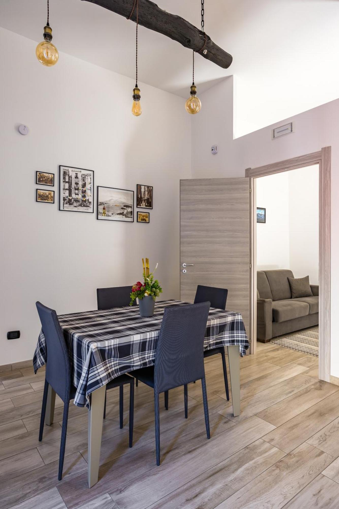 Palazzo Mormando - Modern Apartment نابولي المظهر الخارجي الصورة