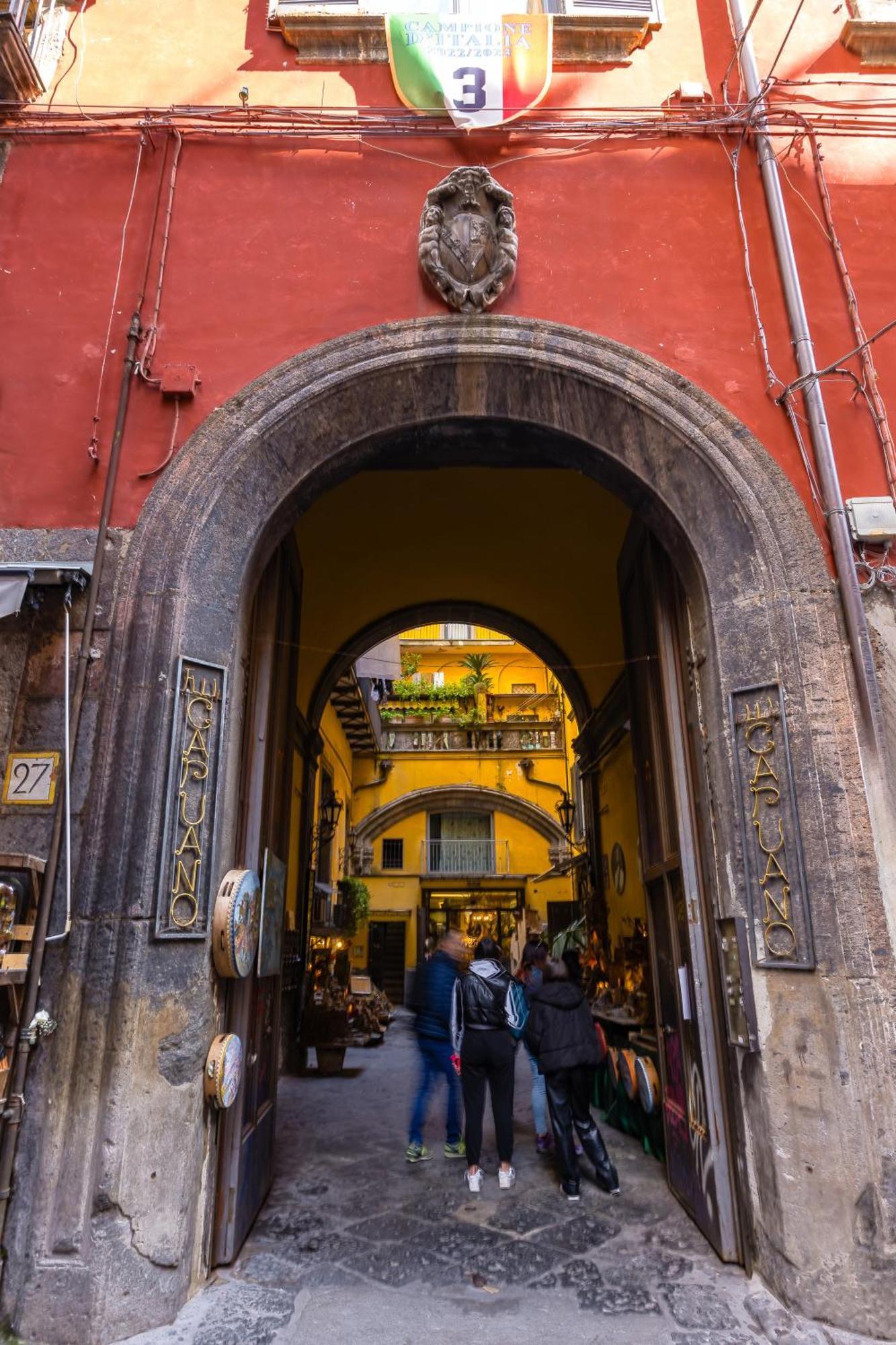 Palazzo Mormando - Modern Apartment نابولي المظهر الخارجي الصورة