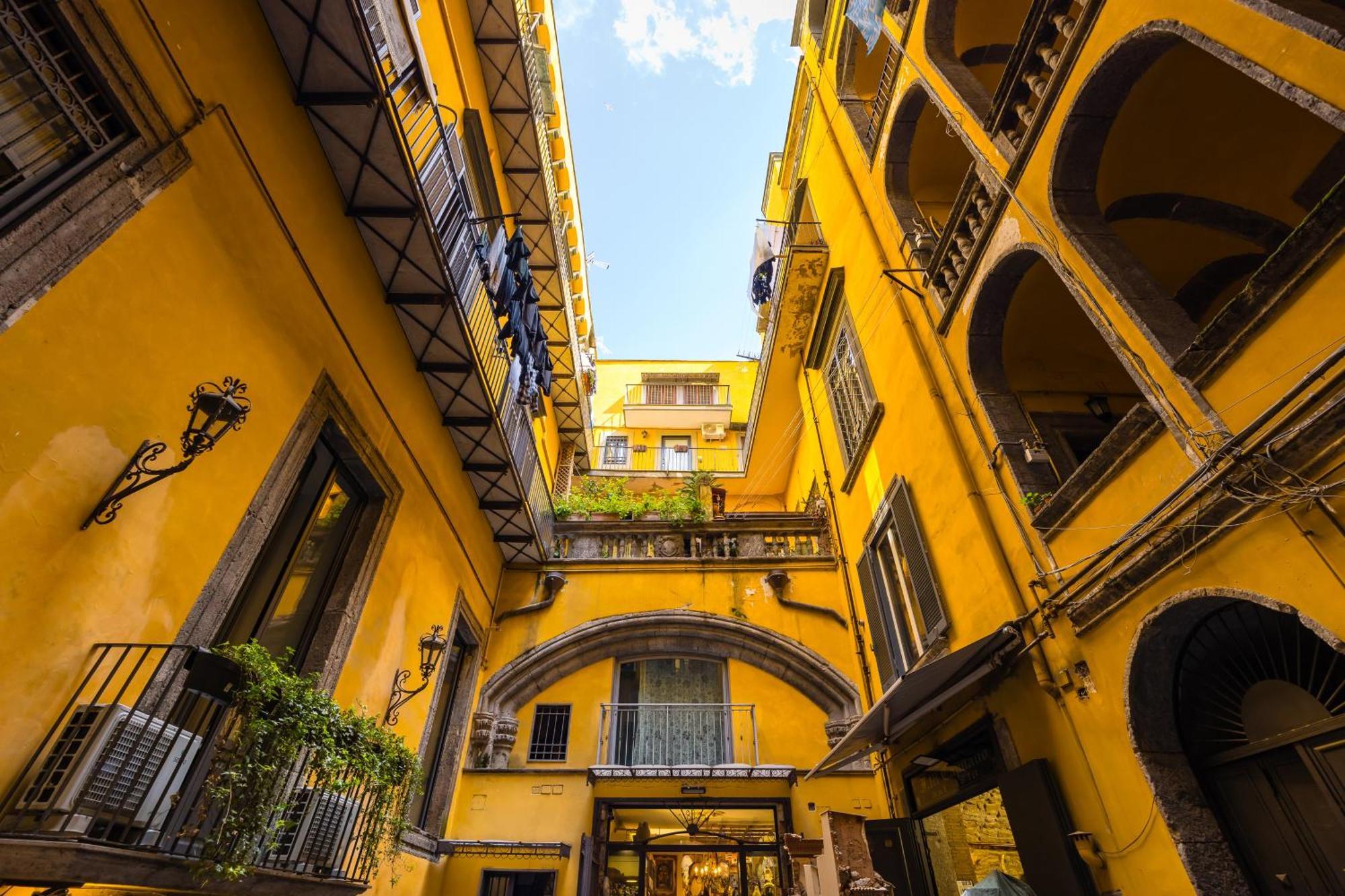 Palazzo Mormando - Modern Apartment نابولي المظهر الخارجي الصورة