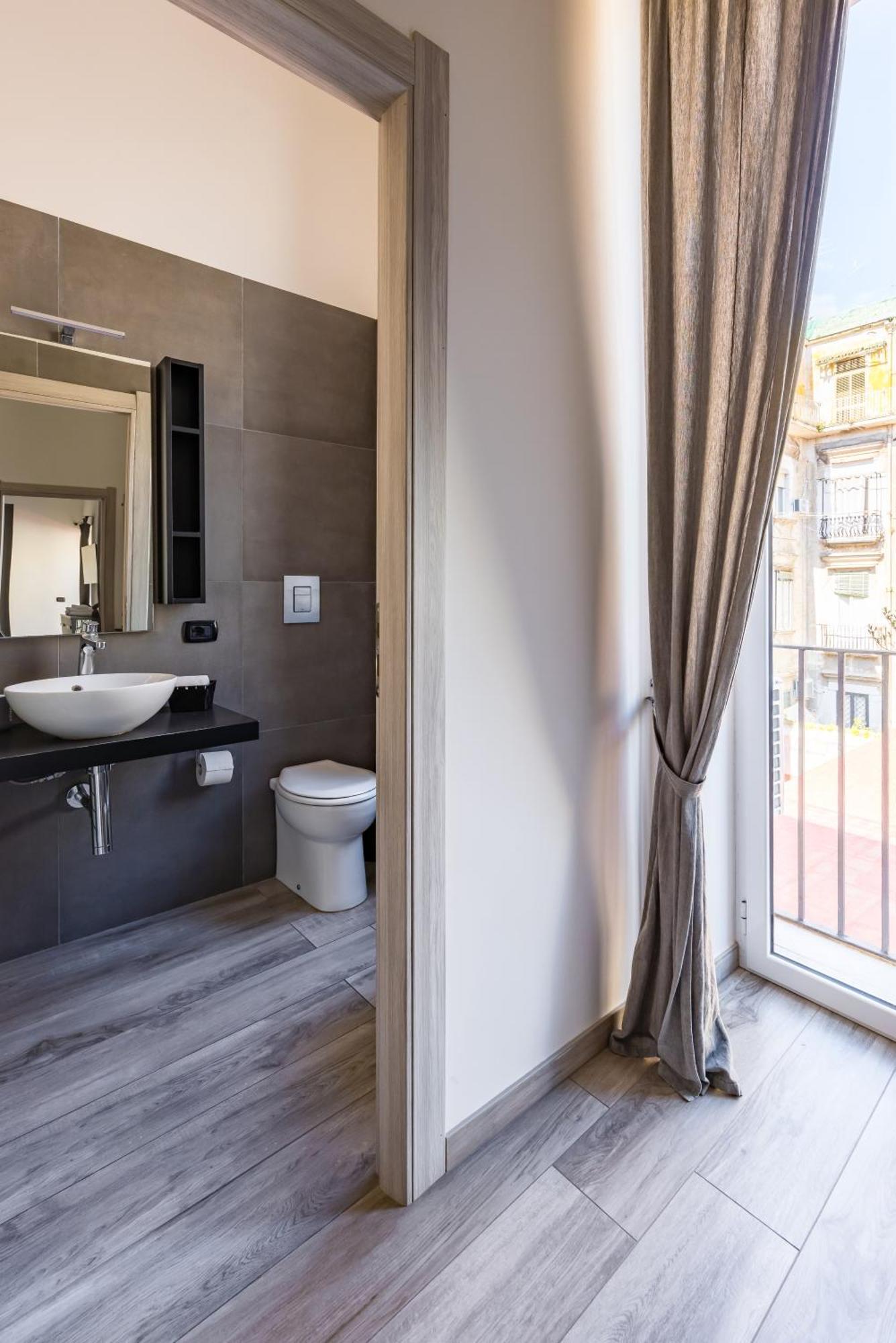 Palazzo Mormando - Modern Apartment نابولي المظهر الخارجي الصورة