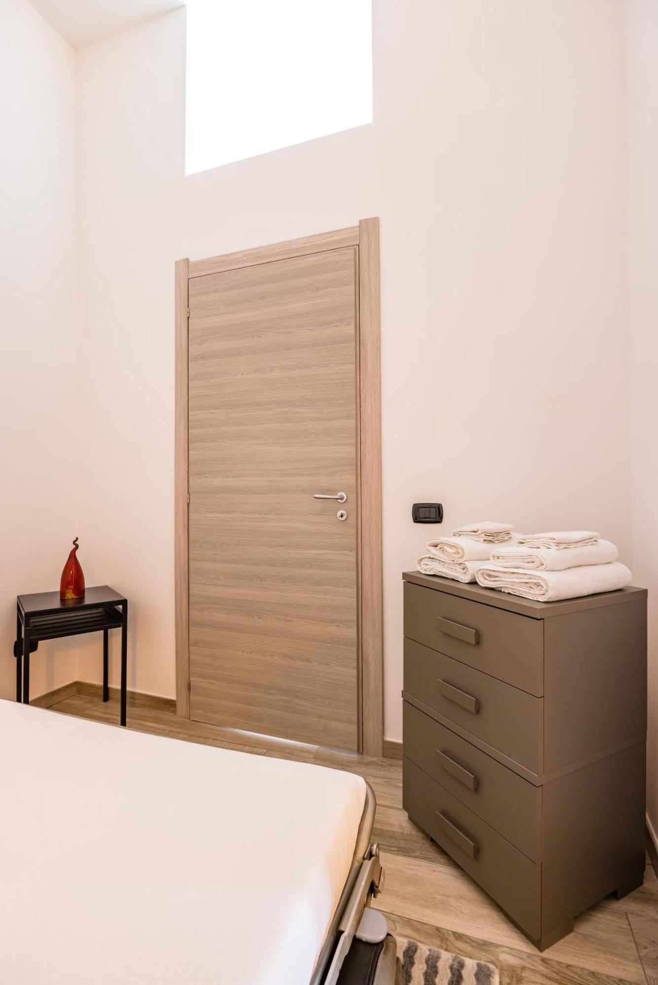 Palazzo Mormando - Modern Apartment نابولي المظهر الخارجي الصورة