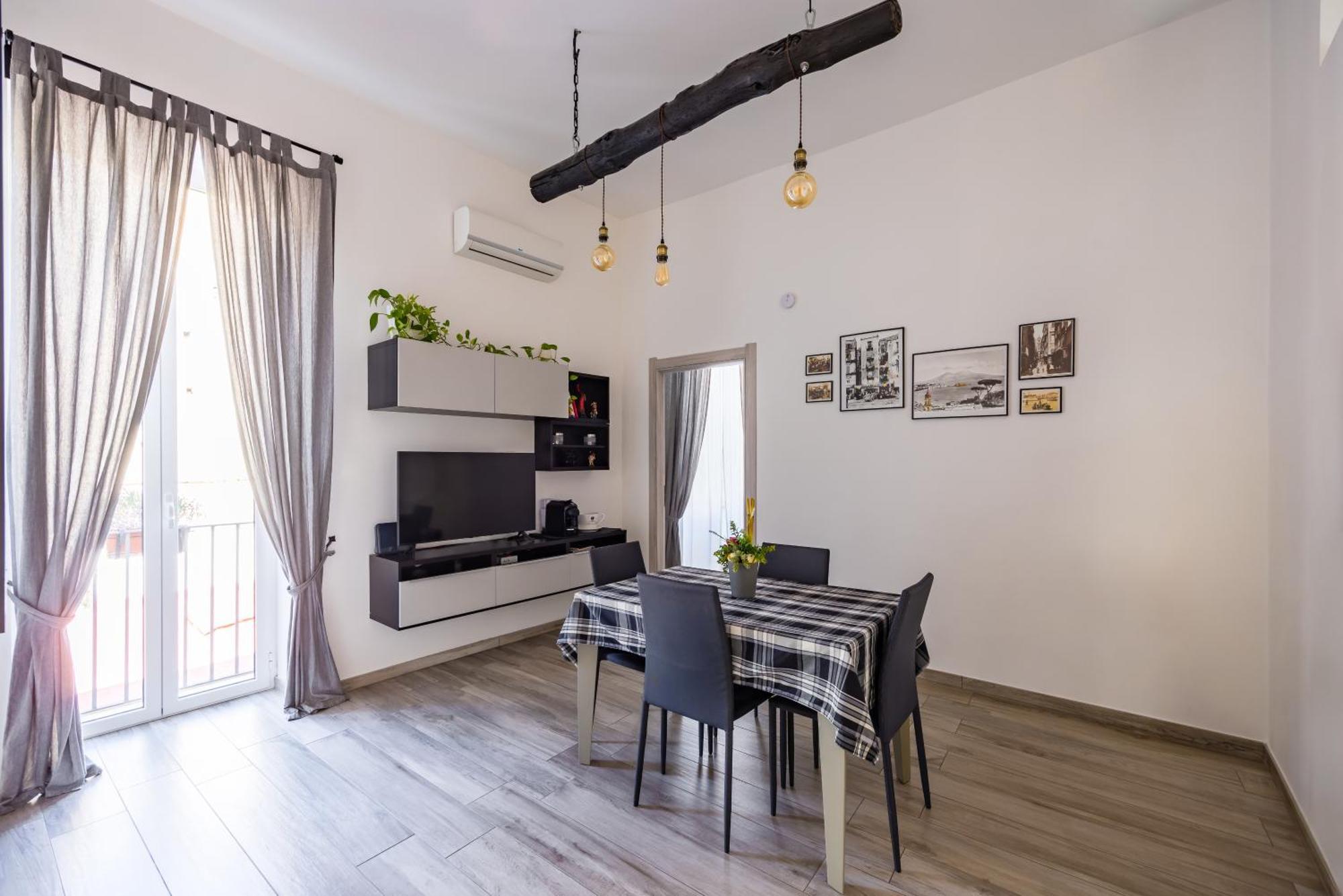 Palazzo Mormando - Modern Apartment نابولي المظهر الخارجي الصورة